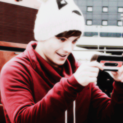 compte de tl. follow @gomezsdrauhl et demande pour un follow back :)