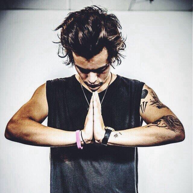 I'm Harry. I play football. ((RP))