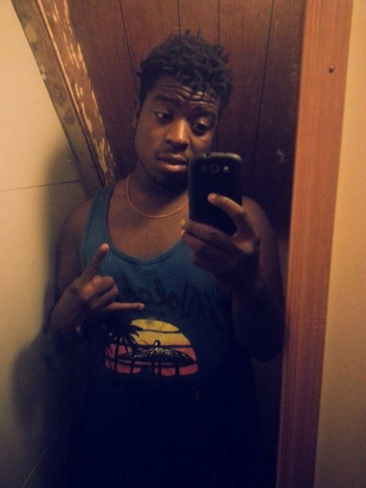 Just a young man From South Carolina , Born in Florence .. with a dream of becoming a rap artist showing what's real and relevant Just waiting on my moment - KD
