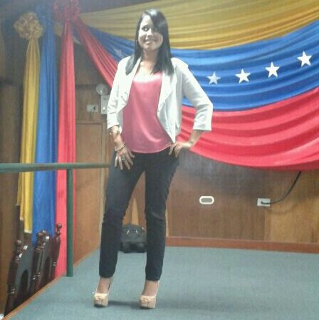 aleonate's profile picture. Licenciada en Comunicación Social, felizmente enamorada de la vida....  y por supuesto agradecida con Dios.....