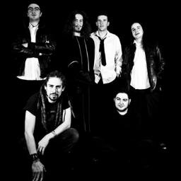 Os Ashes, são uma banda oriunda de Tomar, formada em 1998. Pratica o género Rock/Metal/Alternativo e já conta com alguns prémios de reconhecimento nacional.
