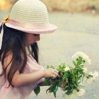 احبتي، سامحوني ان كنت في يوم قد تسببت في الم
او ضيق او زعل او ربما مجرد همسة مني .استودعكم الله
