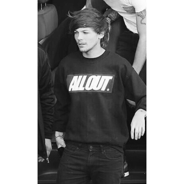 please follow @woozylouis :)