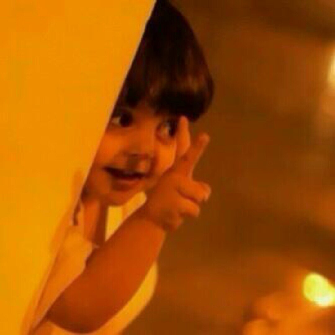 ‏: تعاال وَ ضمنيُ . . . .  وَررربُ السمآا   ككليُ أبيڳ   ‏