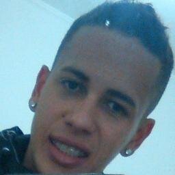 Tem coisa que não preciso, mais foda-se mano eu quero .