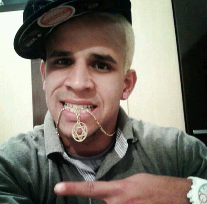 PRA QUE PAGAR DE MALANDRO, SE É NA #HUMILDADE QQ NOI ROBA A CENA?