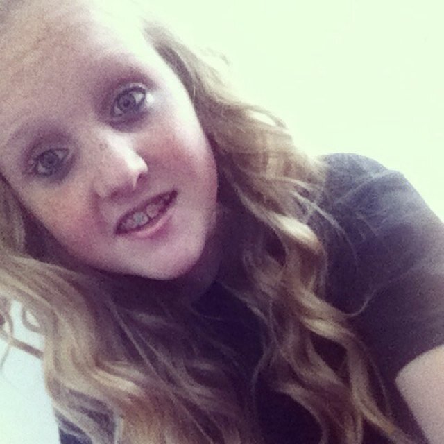 Im_Danielleee's profile picture. Im just a girl looking for the right path to take through this crazy world(: