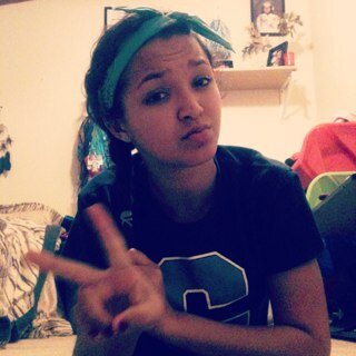 Follow Me & I Follow Back( : Just A Girl Thats Afraid To Loose Her One And Only Love..