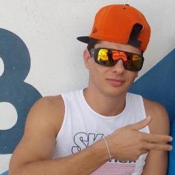 Foda-se suas opiniões Estou Aki Para Me divertir não Para ser normal! Follow-me