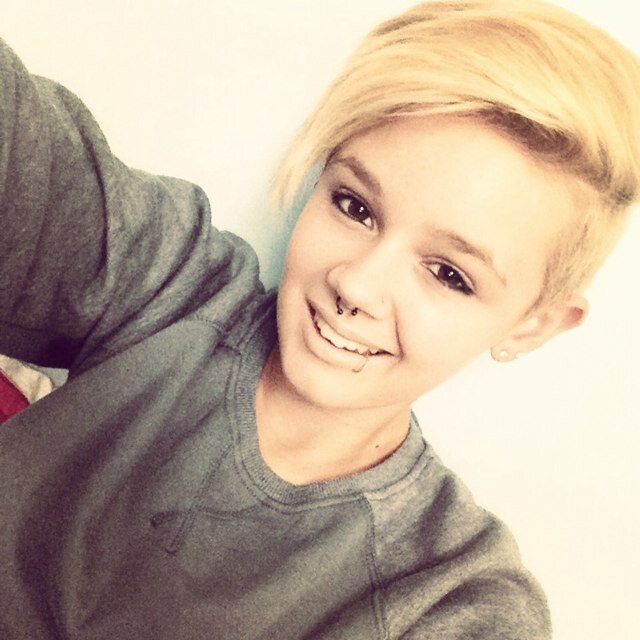 ladyblaaze9's profile picture. meow