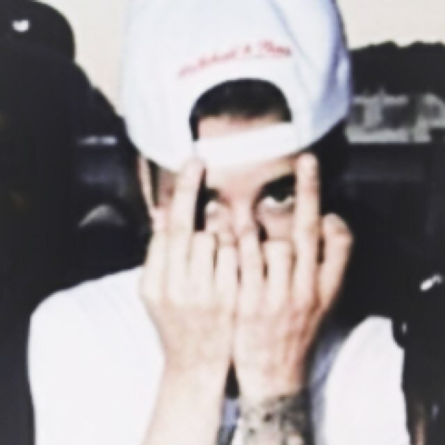 mentira é dizer que a selena não quicou no justin