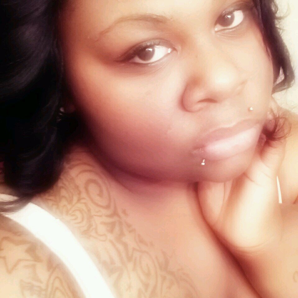 Cleveland, ohio
instagram:@prettyphatntatted  follow #ifollowback Big bitch, big swag... #sexybigbish #paperchase #fuckanigga #shoefetish  #nuffsaid