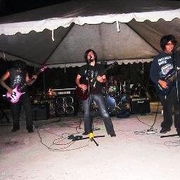 He aqui su banda predilecta de Heavy metal experimental!!