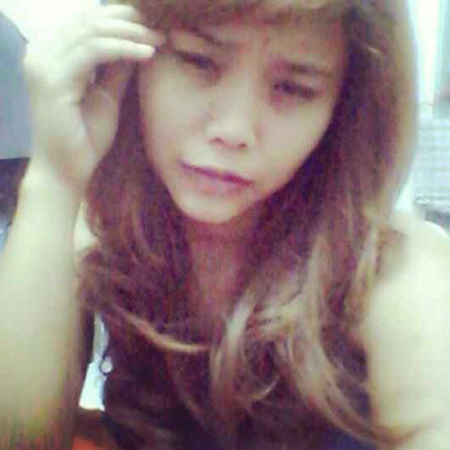 my full name nur syazila bt sharif....
iam 20 years..
jgn risau...sy bkn yg 'hot temp' if xde org yg cri pasal.. =)