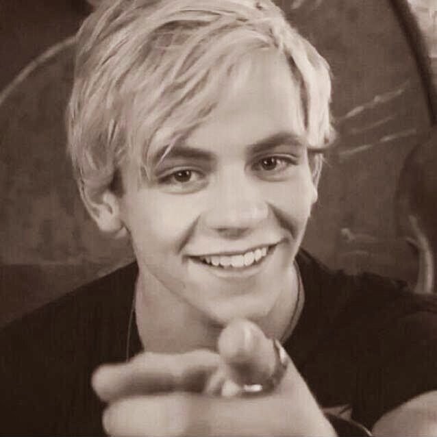 A massive fan of Ross Lynch, R5, Dean Winchester, Supermatural, and Jensen Ackles ^.^
