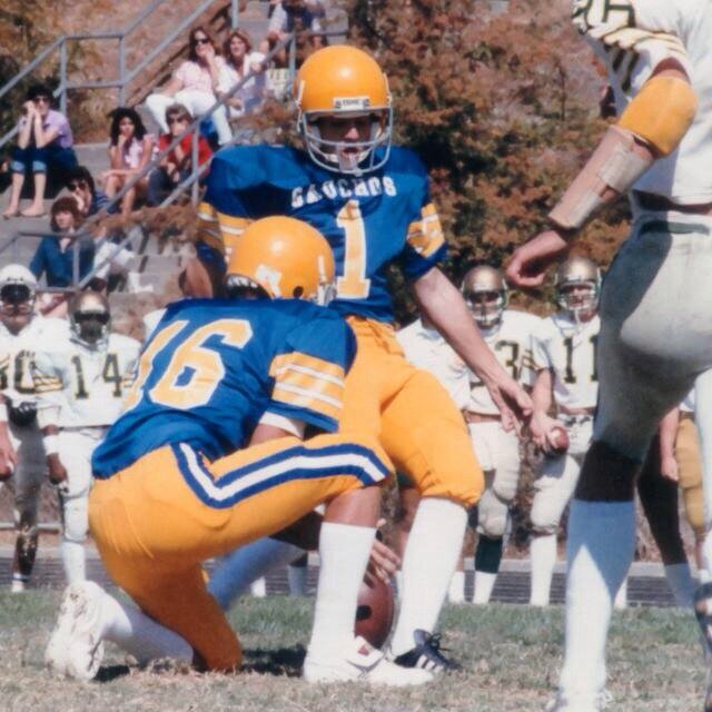 Bay Area sports fan: Stanford everything, Giants, Warriors, 49ers. UCSB football alumni – – undefeated since 1992.  Avid photographer and tech geek.