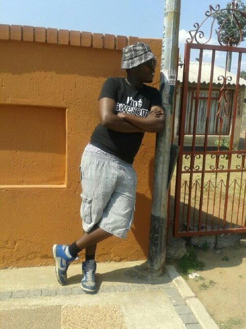 Tshepo_LeHorn's profile picture. Time waits for no man! So good things will come to those who Hustle harD! ♠