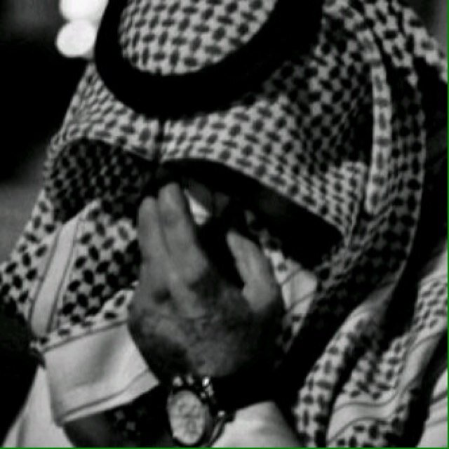 مؤولم آن تـشعر بَ شـلل آلكتآبهه ' و آنت بدآخلكك بـحـر من آلـكـلمآآت '