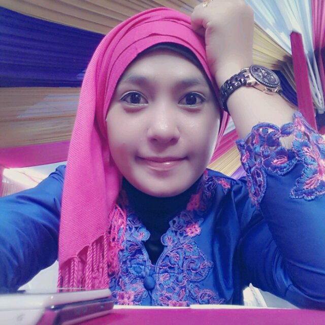 Cintailah aku bahkan saat aku sedang tidak menjadi diriku yang terbaik, Karena justru Saat itulah aku paling  Membutuhkan cintamu @ekahany89