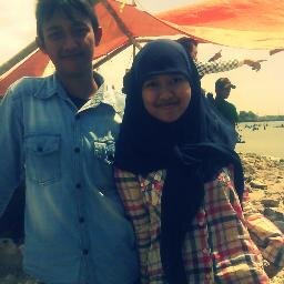 05 Oktober 1997|SMK N 1 Lamongan|@putriMayrina| ({})|SLOW BUT SURE|Ritem|Dhamay|KerabatKotak|Cungkring|