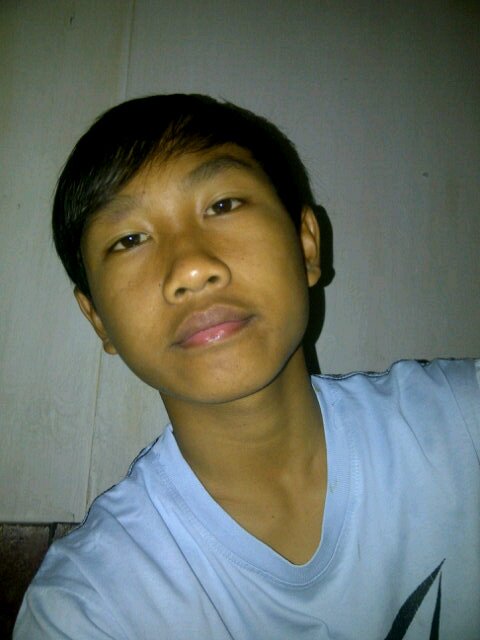 Jatuh berdiri lagi, gagal mencoba lagi,gagal bangkit lagi,Never Give Up sampai Tuhan berkata waktu nya pulang ||™☺