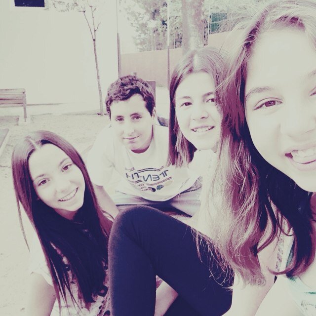 Le pedi a dios una flor i me dio un jardin,le pedi a dios un árbol i me dio un bosque,le pedi un motivo para vivir i me dio tu nombre..:)Tequiero!!!:3