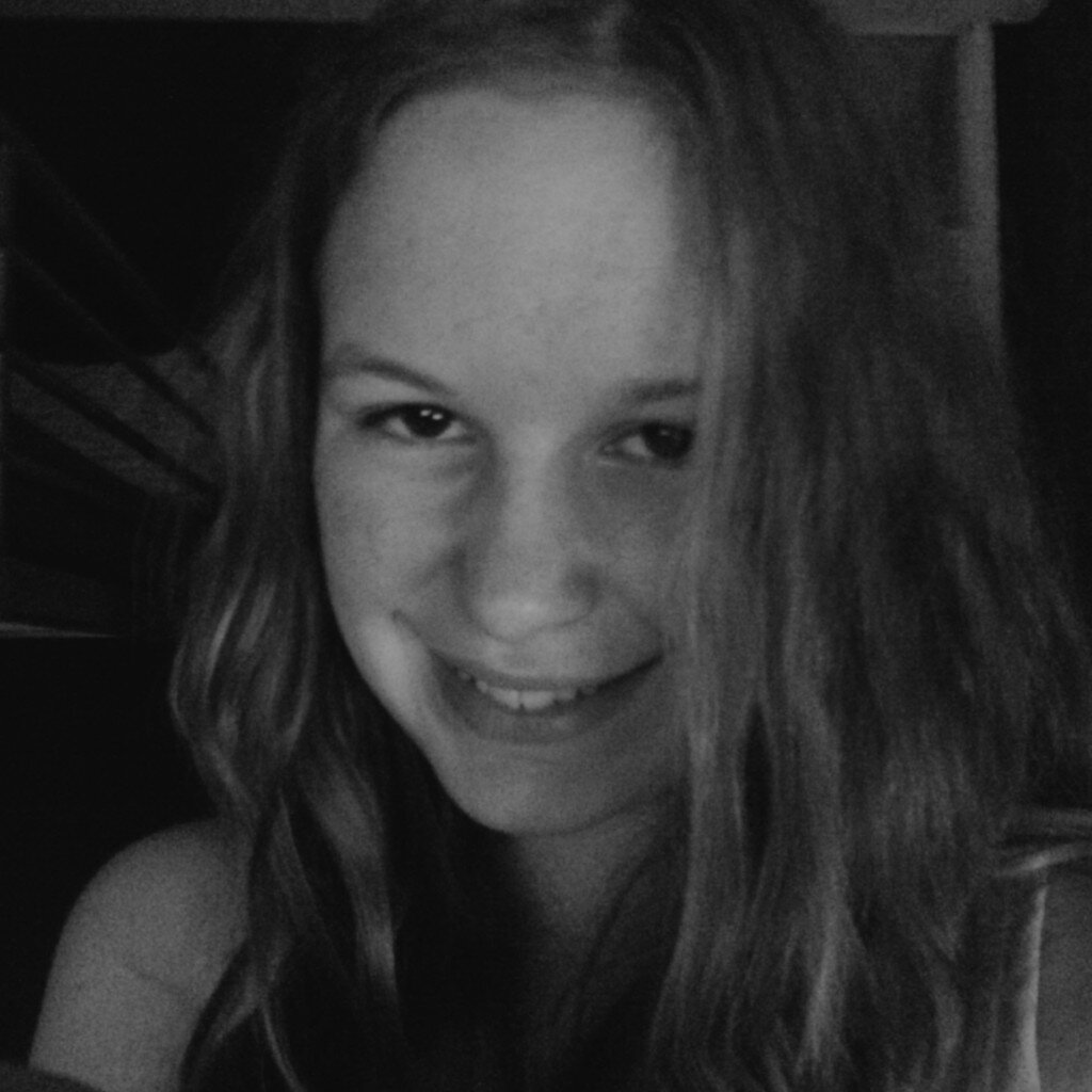 Helinium BK2H/Bvb Army/Bff Fayline/14 years/Dancing Is My Life/Passion/Loving Snowy and Spikey!!