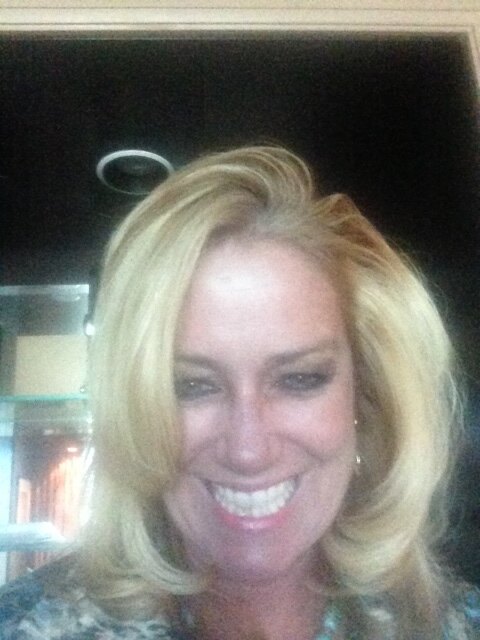 loves the blues, rock n roll, foodie, wineaux