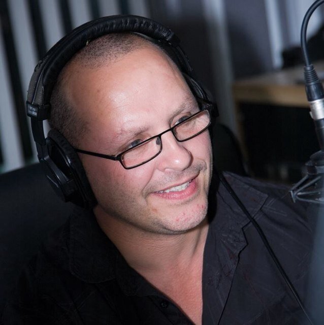 DancefloorUK's profile picture. Providing Corporate, Commercial and Professional Mobile Discotheque's, Presenters and Disc Jockeys Specialising in Weddings across the UK