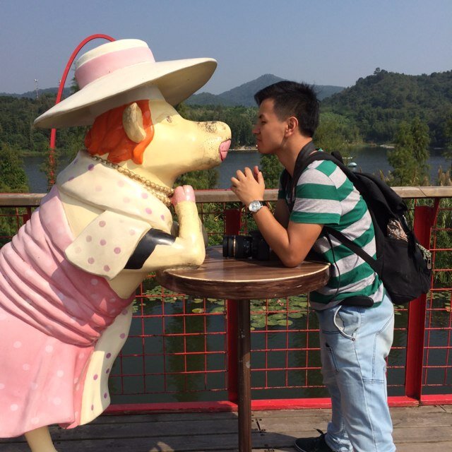 sevenfeng's profile picture. Life is like riding a bicycle. To keep your balance, you must keep moving