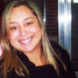 Nunca se ache demais. Tudo que é demais, sobra. Tudo que é sobra, é resto. E tudo que é resto vai para o lixo. #fikadica.