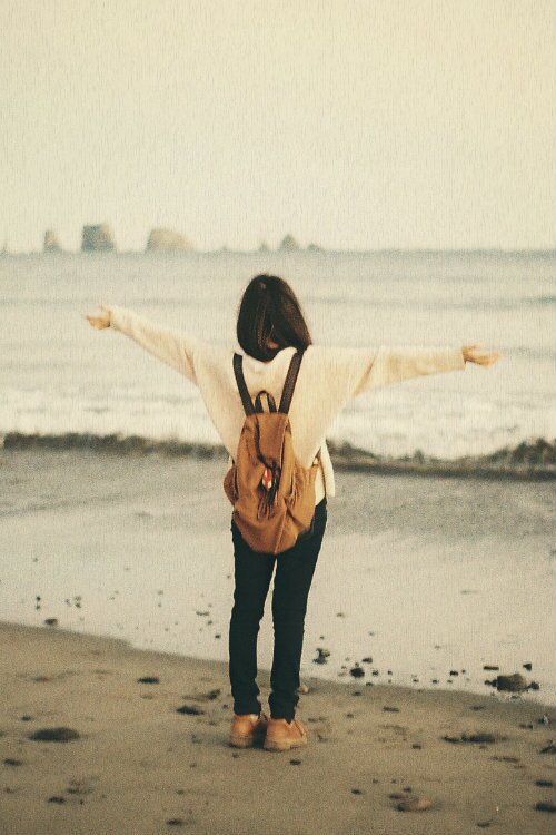 I want a relationship where we can joke around, be each others best friend and take cute pictures together.