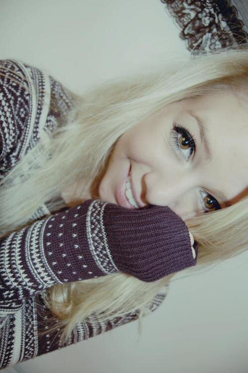 I'm so sleepy .. But I want to stay up and talk to you.