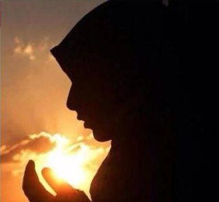 ‏كل له من اسمه نصيب 🍁 إنسانة طموحة.. طموحاتي تعانق السماء.. ومحبة للقراءة، أعشق الحكايا ومغرمة بالقصص التي أقرأها في صفحات الكتب، عيون الناس، وذاكرة الأجداد..❤