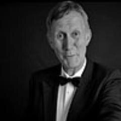 Singer, speaker, voice coach / public speaking trainer and Choral Director of The Community Singers. Sang with Cleo Laine, Ginger Rogers, Pavarotti