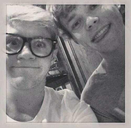 Regalo follows, no me sigáis en esta cuenta, seguidme en @itstamiall, gracias :)
