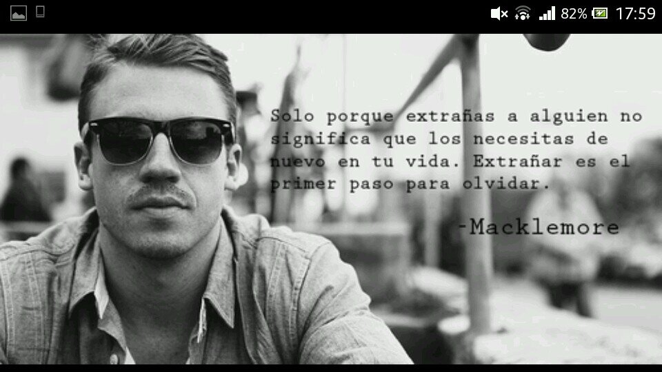 Parodia del artista homosexual Macklemore. Me toca los cojones. Siguenos y pasaras un rato de risas o sino te degollo. Fuma porro pasa calo.