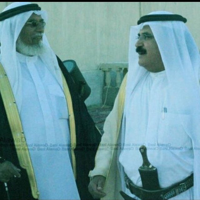 ‏ابتسم ! فليس هناك ما تخسره ، ‏فربك موجود ، و رزقك مكتوب ، و عمرك محدود ، كُن جميلاً ، لِكي ترى الجمال حولك دائماً.