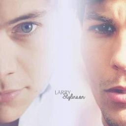 @Harry_Styles (Mybabe♡)  FOLLOW BACK (ask)♡ @Louis_Tomlinson , @NiallOfficial ,  @Real_Liam_Payne , @ZaynMalik , LarryShipper and proud. @Torn_One_D MON BEBE !♥
