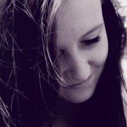 julliavelar_ Profile Picture