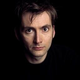 eu amo doctor who nunca perco um sou muito fã deles(david tennant e matt smith)se quiserem saber mais sobre ele me sigam!