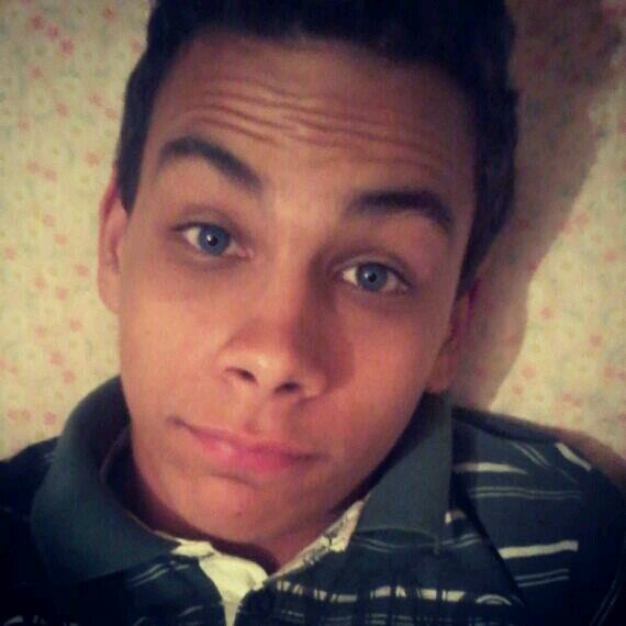 Sou uma gente boa  :D ( QUEM ME SEGUIR EU SIGO )