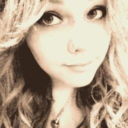 Youtuber and a Person. I'm 18 I love you, I love Zelda, I love youtube. N'uff said :3
