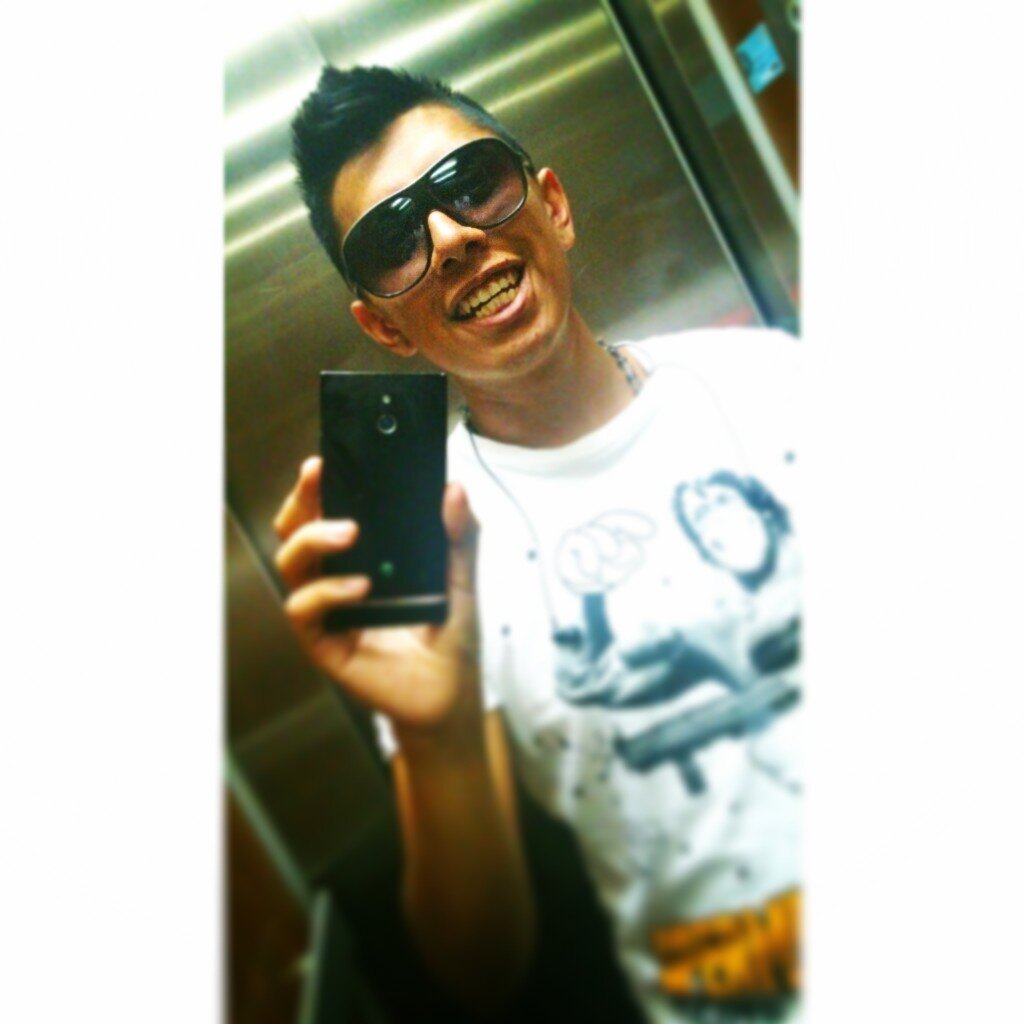 I'm a good and frisky boy♡ツ=❤♡ Viviendo feliz una triste vida ||estudiante de Marketing Digital || ♬♪♭♩|