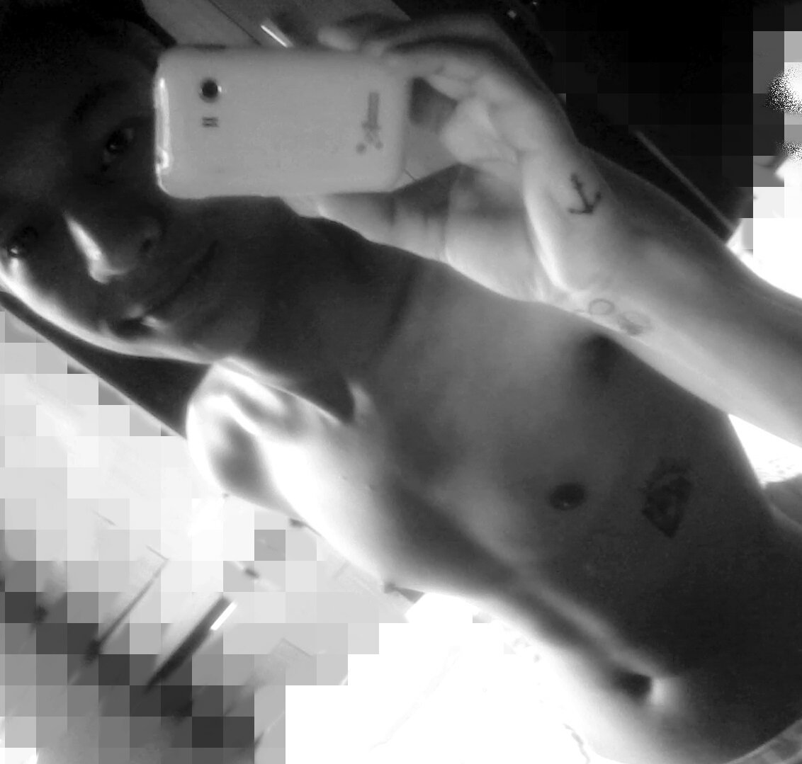Taurino, Ciumento, Divertido & Sonhador. Brazilian, Mineiro, 18 anos & Bissexual .