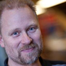 Gift tvåbarnsfar, IT ansvarig och allt i allo hos HC Dalen, har ett vanligt jobb också!
