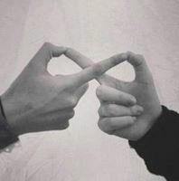 ‏اسعى الي النجاح ووضع بصمتي في الحياه.    I endeavor To successful and make imprint in the life