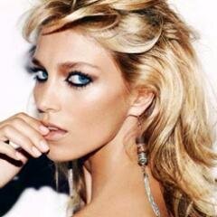 Follow me than i Follow you back :))
my whole world is aboute my fashion 
xoxo :)