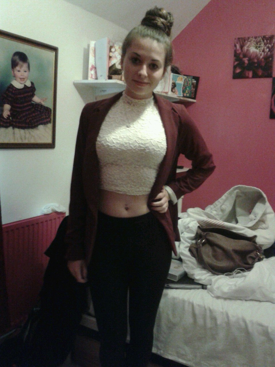 Roxie;                        follow me and I'll follow you back.                       #♥drake.