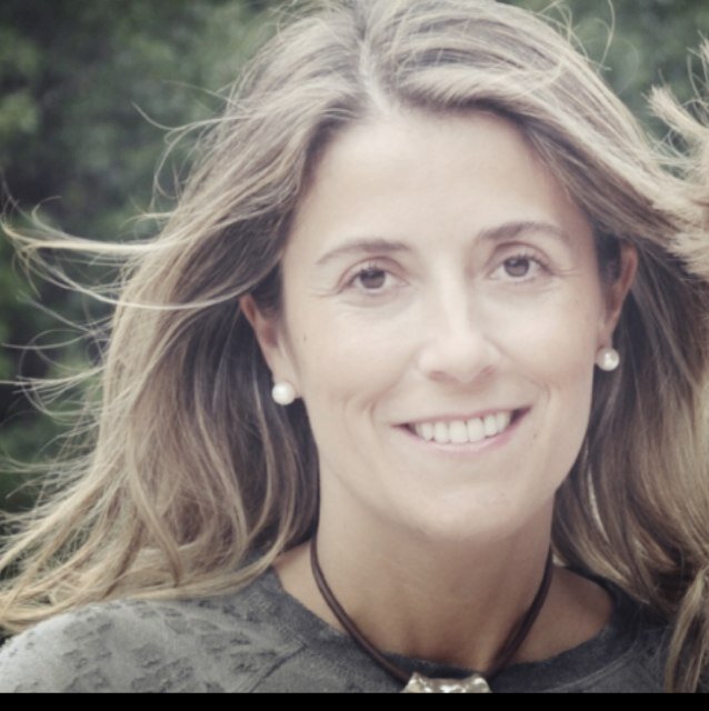 Licenciada en Medicina y Cirugia. Mi pasión es mi familia, nuestros ocho hijos y a ella me dedico. Aprendiendo siempre. España